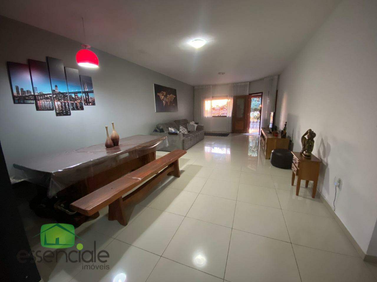 Casa à venda com 3 quartos, 200m² - Foto 3