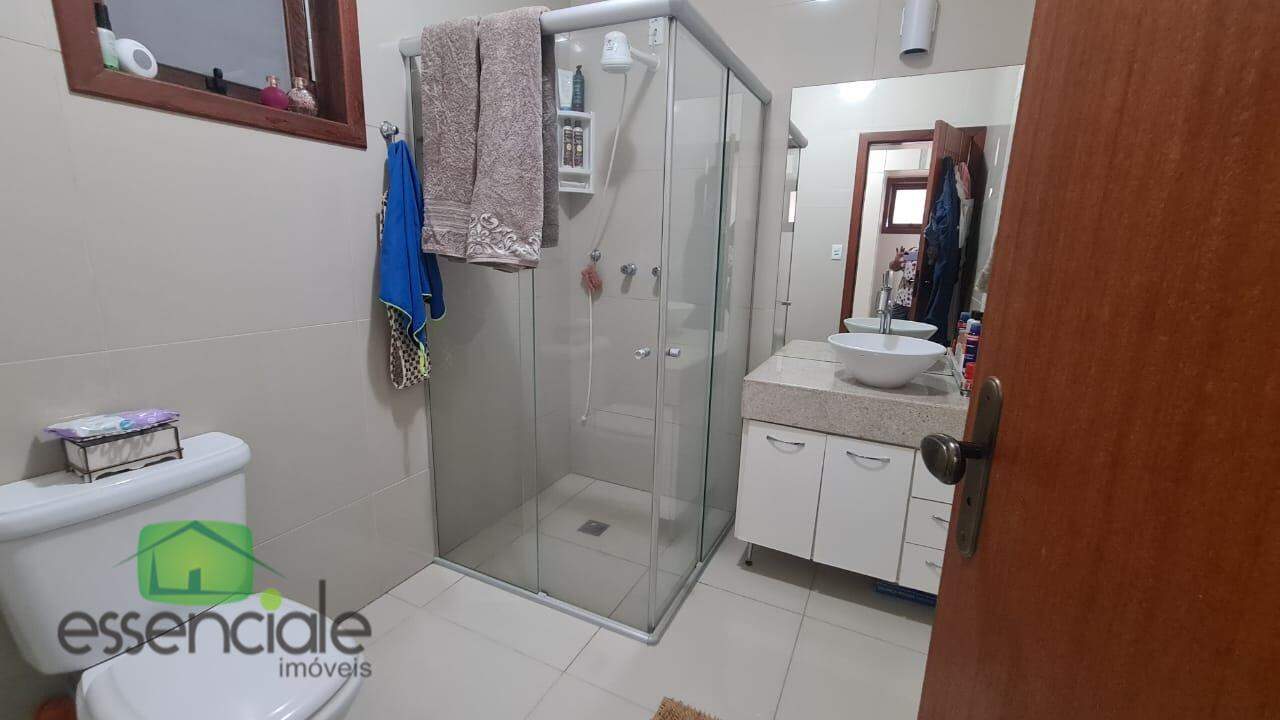 Casa à venda com 3 quartos, 200m² - Foto 22