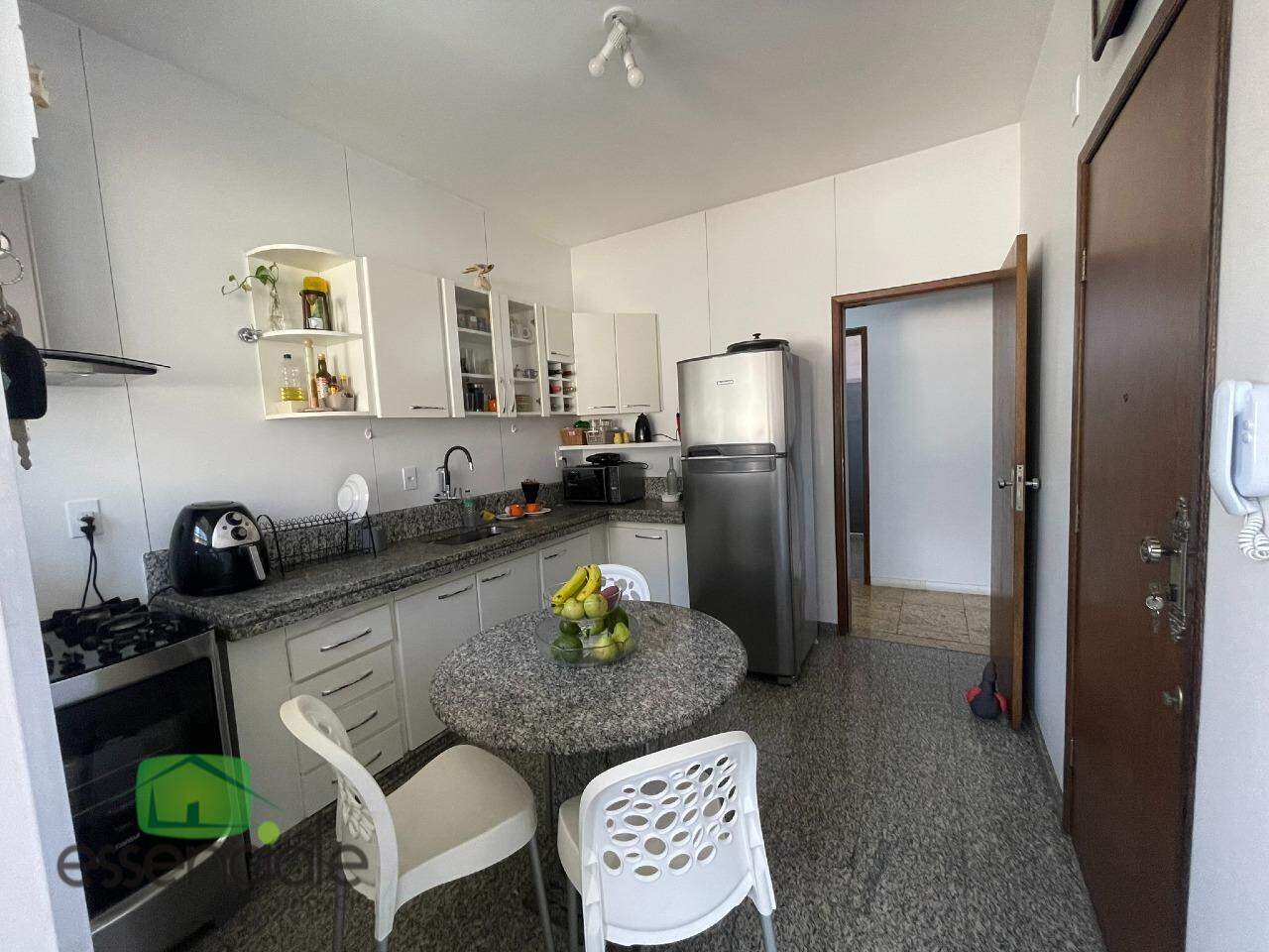 Apartamento à venda com 4 quartos, 146m² - Foto 14