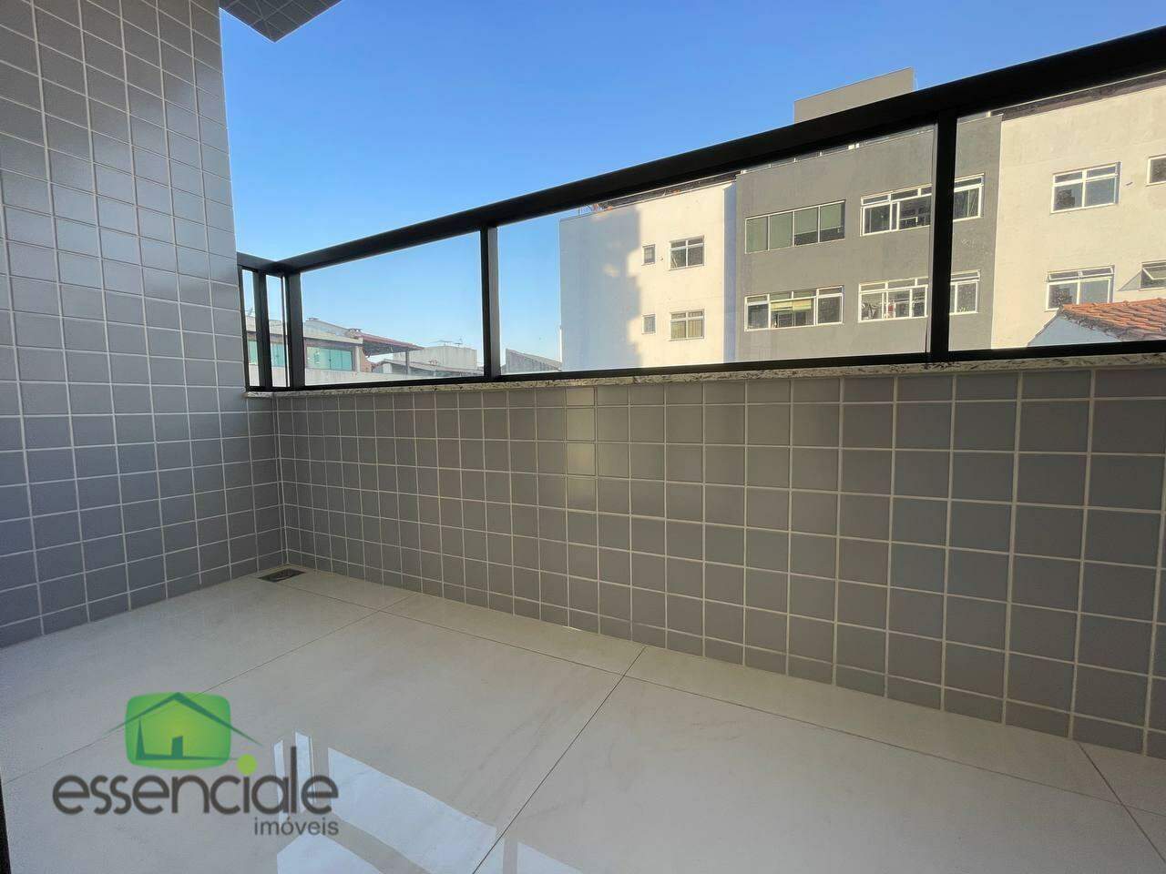 Apartamento à venda com 3 quartos, 150m² - Foto 4