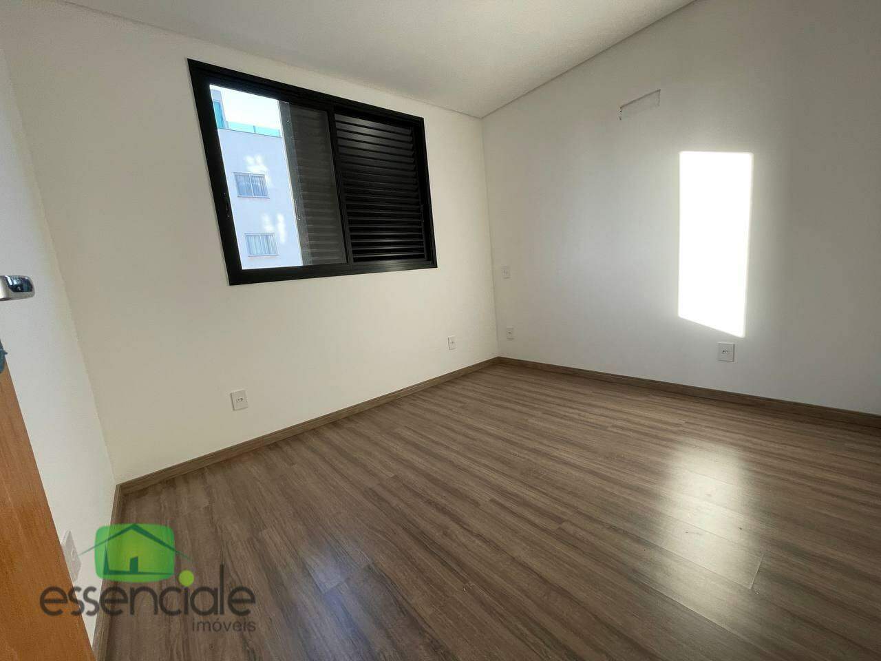 Apartamento à venda com 3 quartos, 150m² - Foto 15