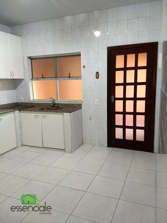 Casa à venda com 4 quartos, 360m² - Foto 25