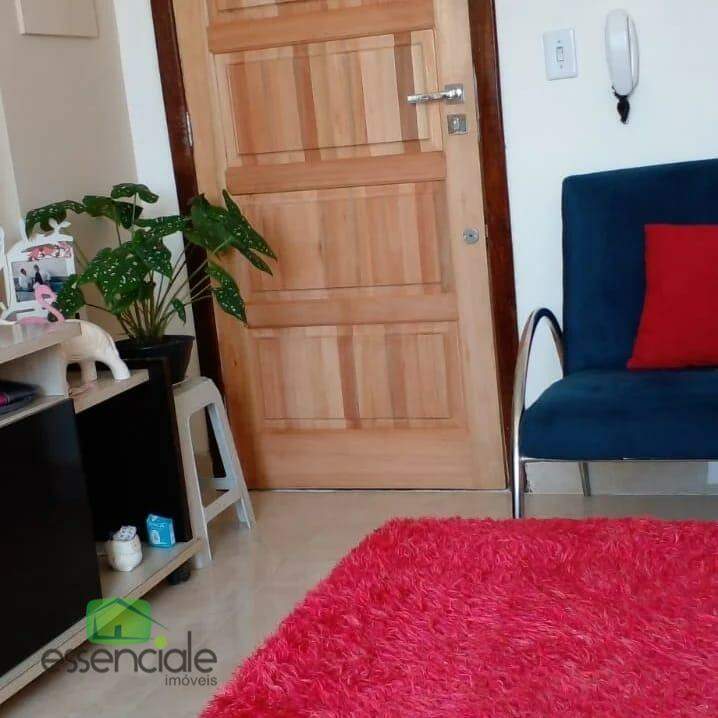 Apartamento à venda com 3 quartos, 50m² - Foto 2