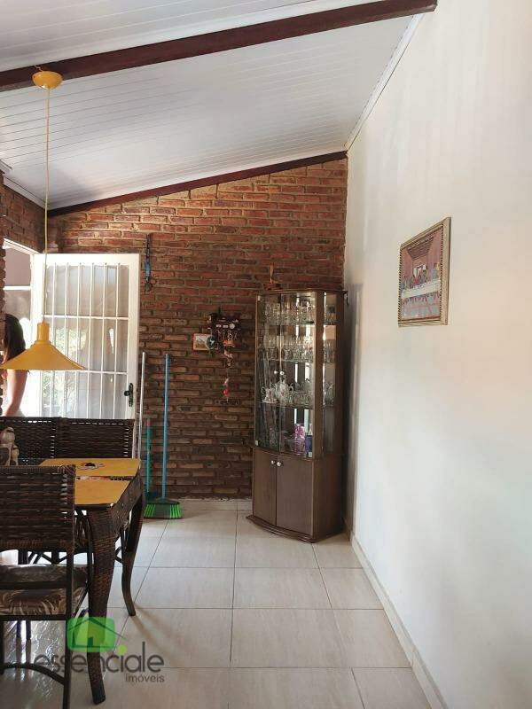 Casa à venda com 2 quartos, 150m² - Foto 18