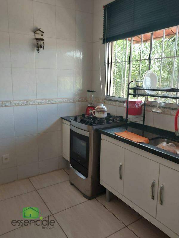 Casa à venda com 2 quartos, 150m² - Foto 20