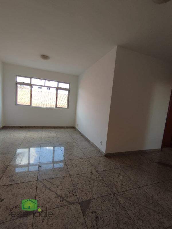 Apartamento à venda com 3 quartos, 85m² - Foto 4