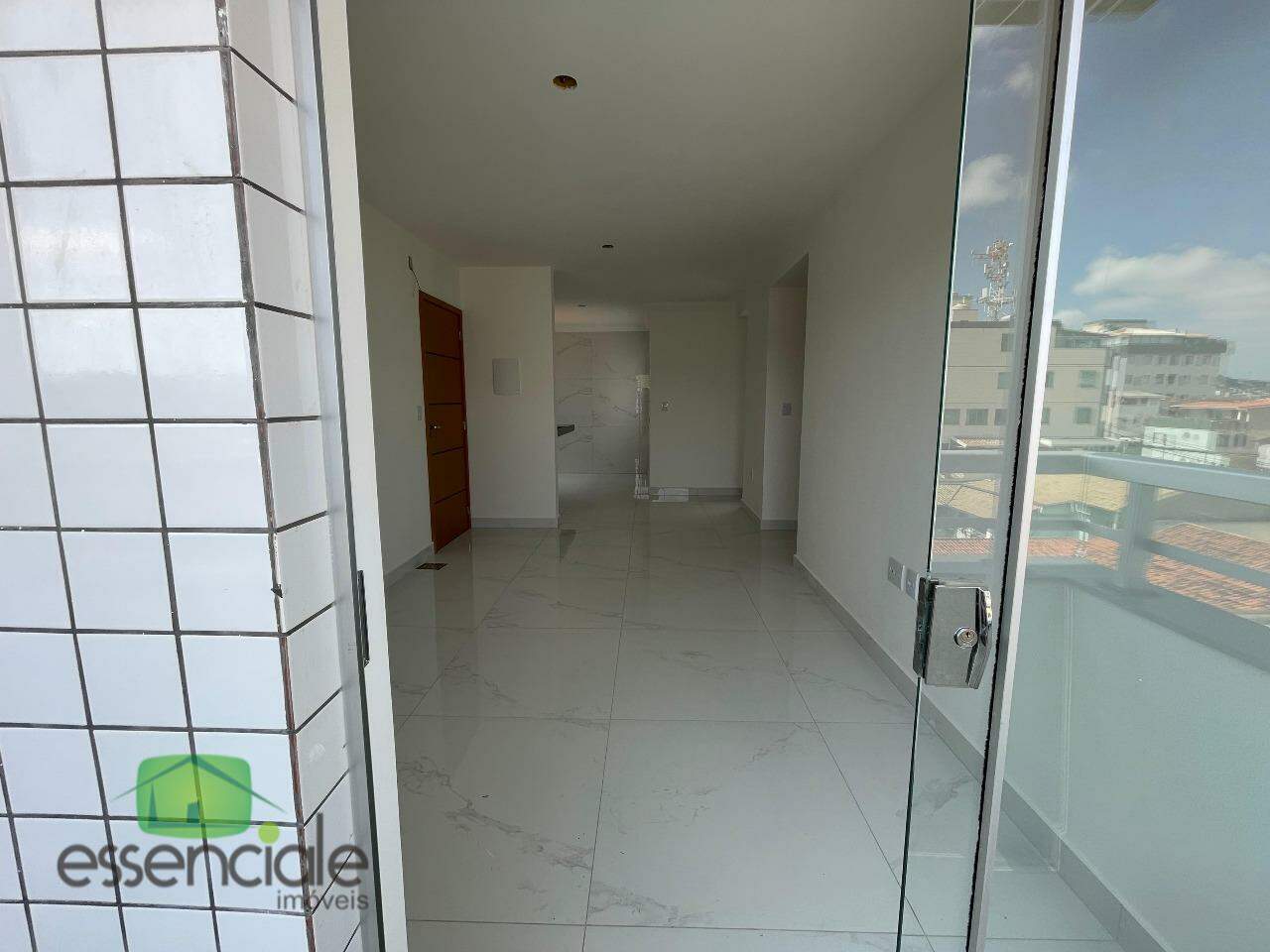 Apartamento à venda com 3 quartos, 77m² - Foto 3