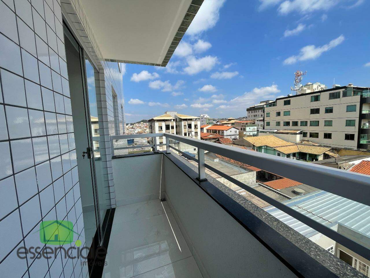 Apartamento à venda com 3 quartos, 77m² - Foto 4