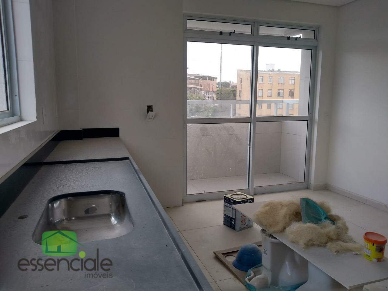 Apartamento à venda com 3 quartos, 82m² - Foto 1