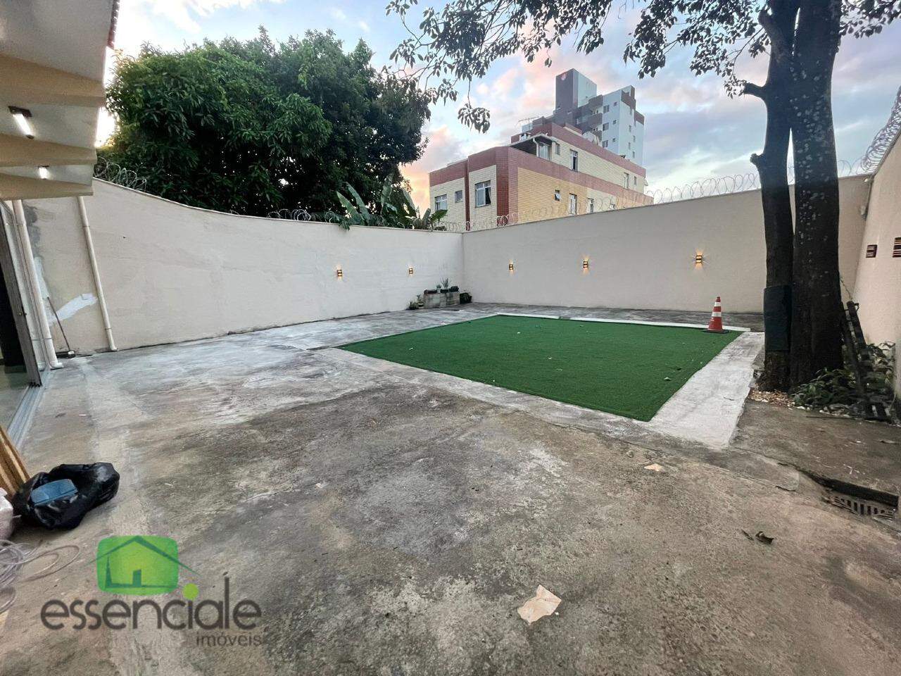 Casa à venda com 4 quartos, 285m² - Foto 18