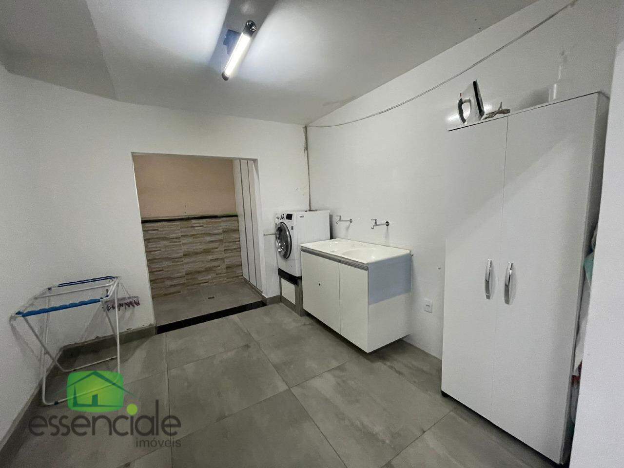 Casa à venda com 4 quartos, 285m² - Foto 22