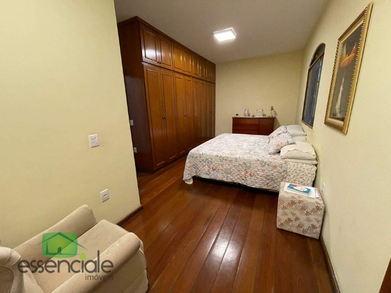 Casa à venda com 4 quartos, 285m² - Foto 9