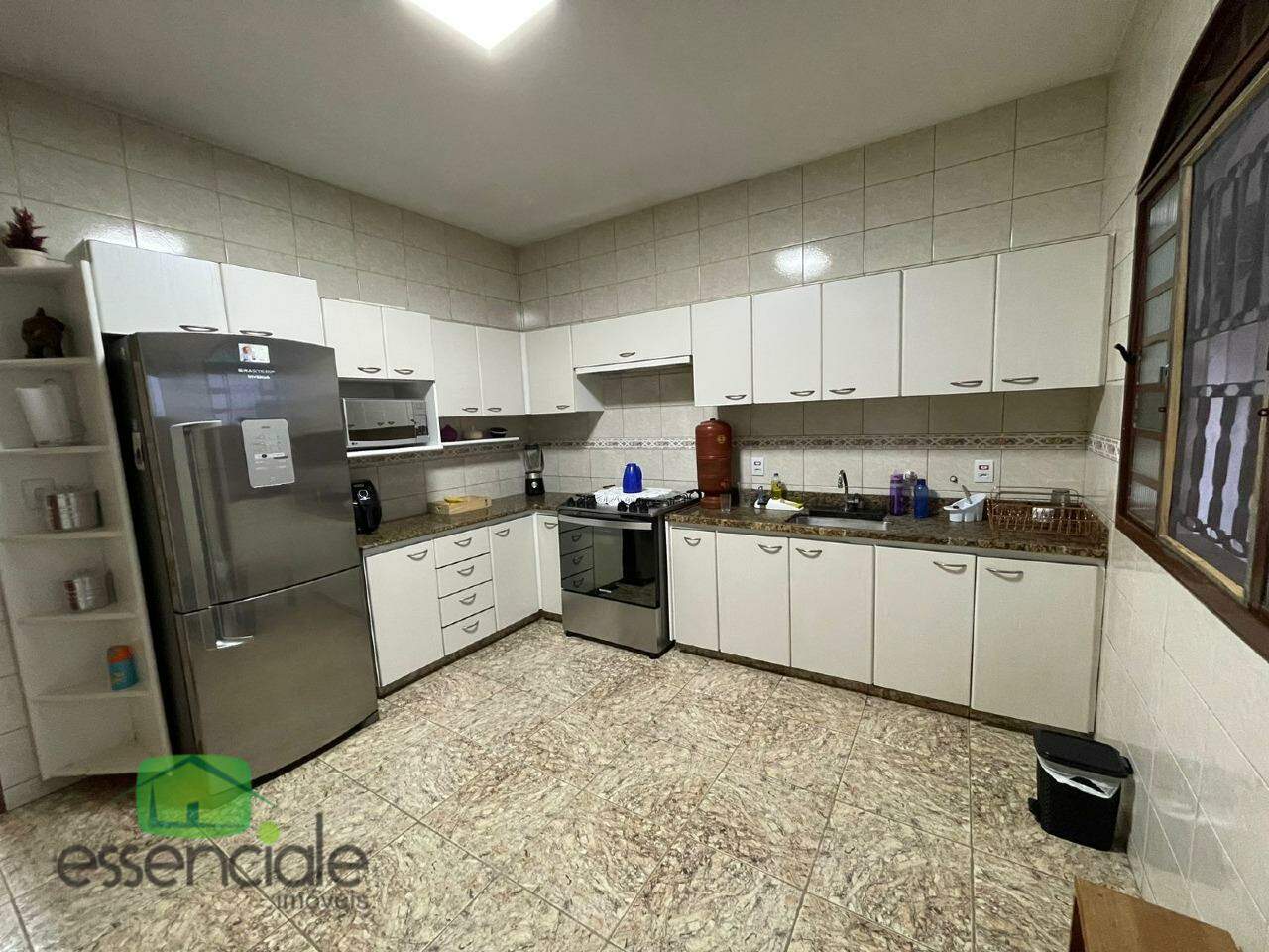 Casa à venda com 4 quartos, 285m² - Foto 14