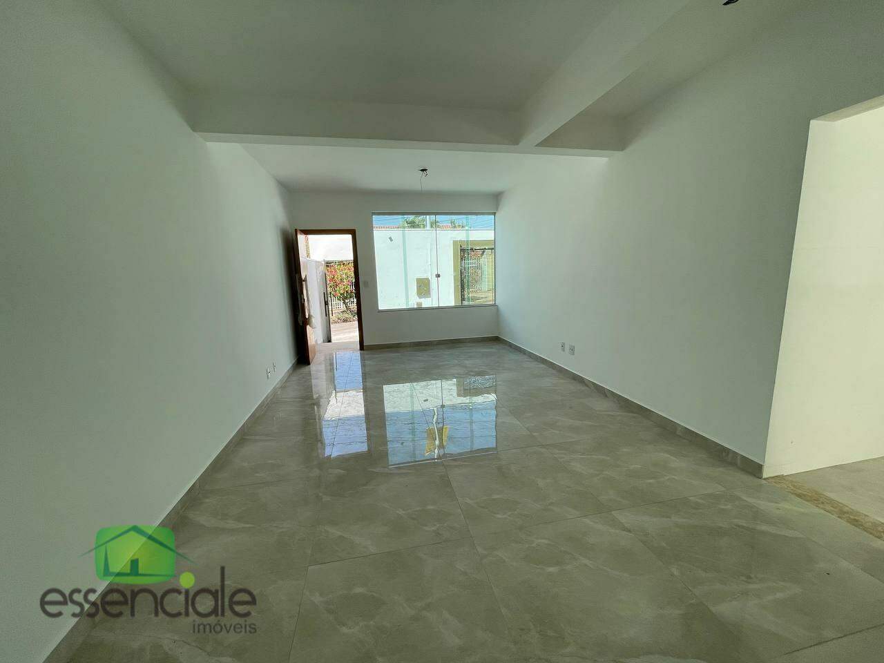 Casa à venda com 3 quartos, 110m² - Foto 4