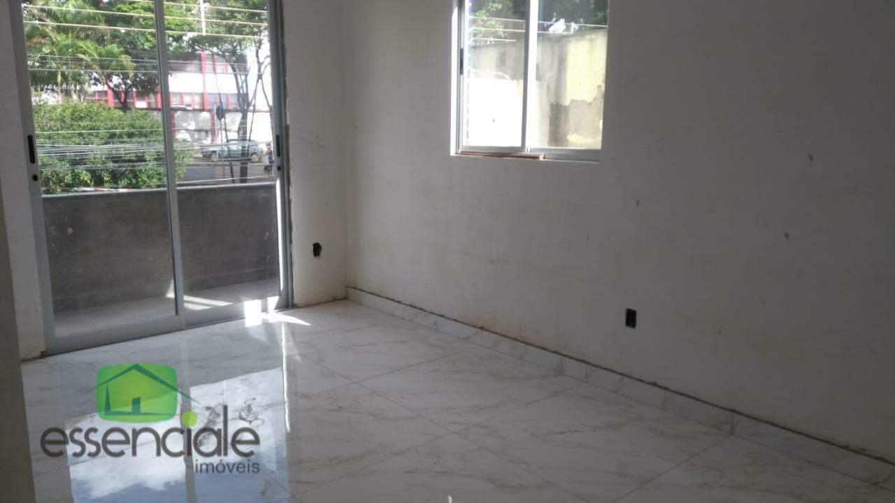 Apartamento à venda com 2 quartos, 65m² - Foto 2