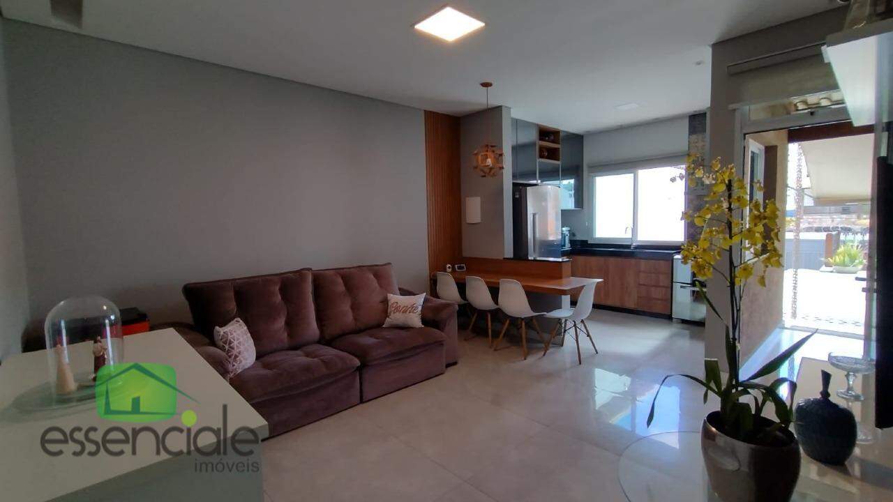 Casa à venda com 2 quartos, 100m² - Foto 2