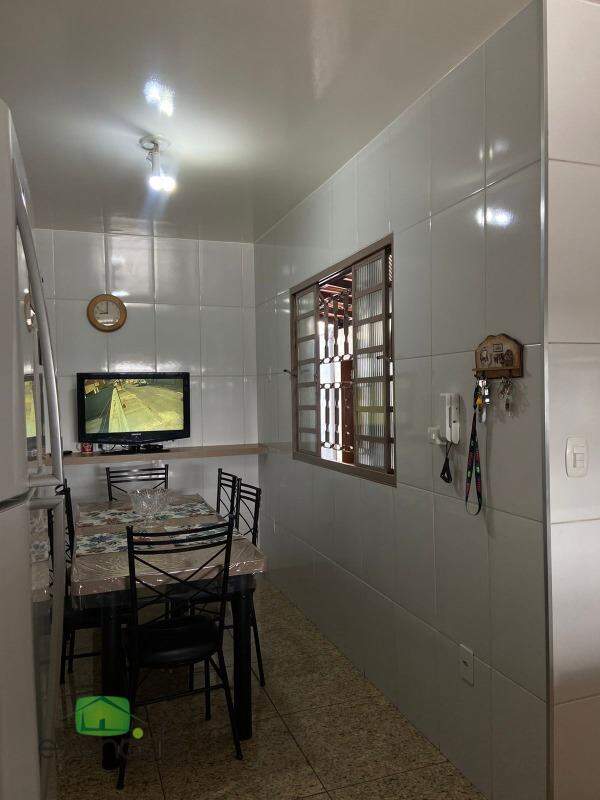 Casa à venda com 2 quartos, 250m² - Foto 17