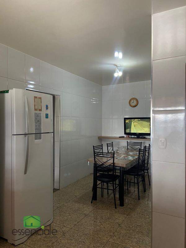 Casa à venda com 2 quartos, 250m² - Foto 14