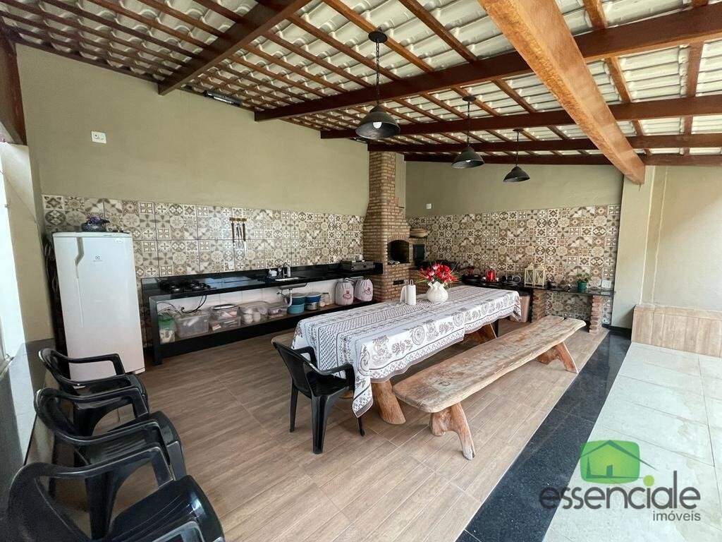 Casa para alugar com 2 quartos, 115m² - Foto 1