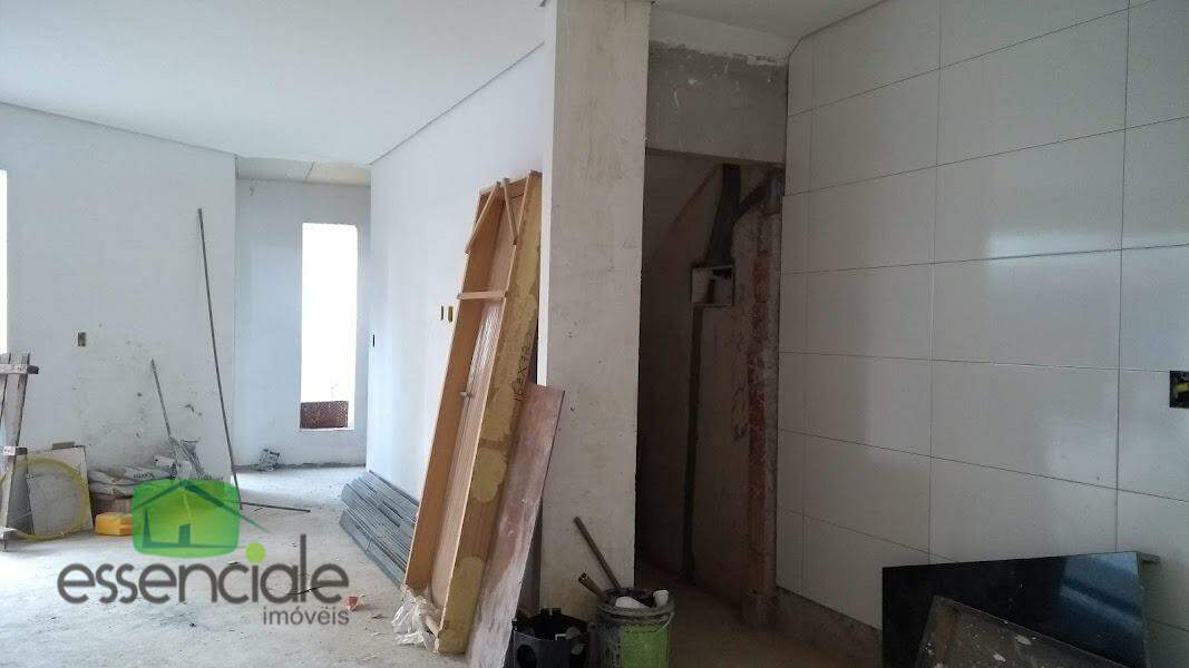 Casa à venda com 2 quartos, 150m² - Foto 7