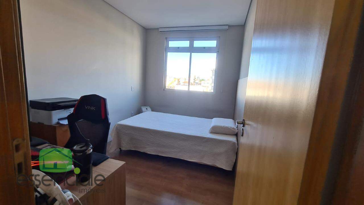 Apartamento à venda com 3 quartos, 75m² - Foto 17