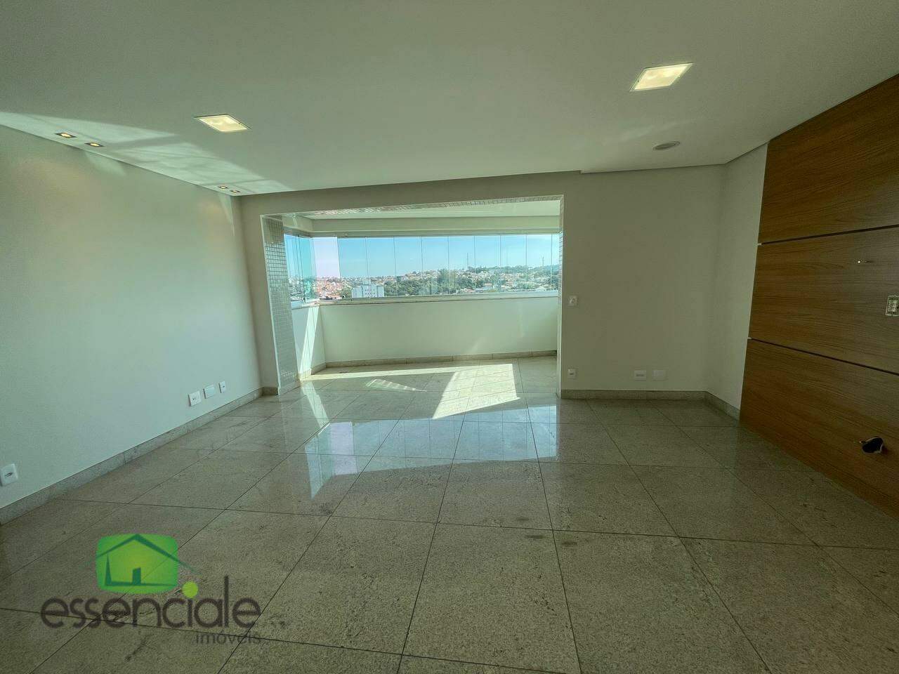 Apartamento à venda com 4 quartos, 139m² - Foto 4