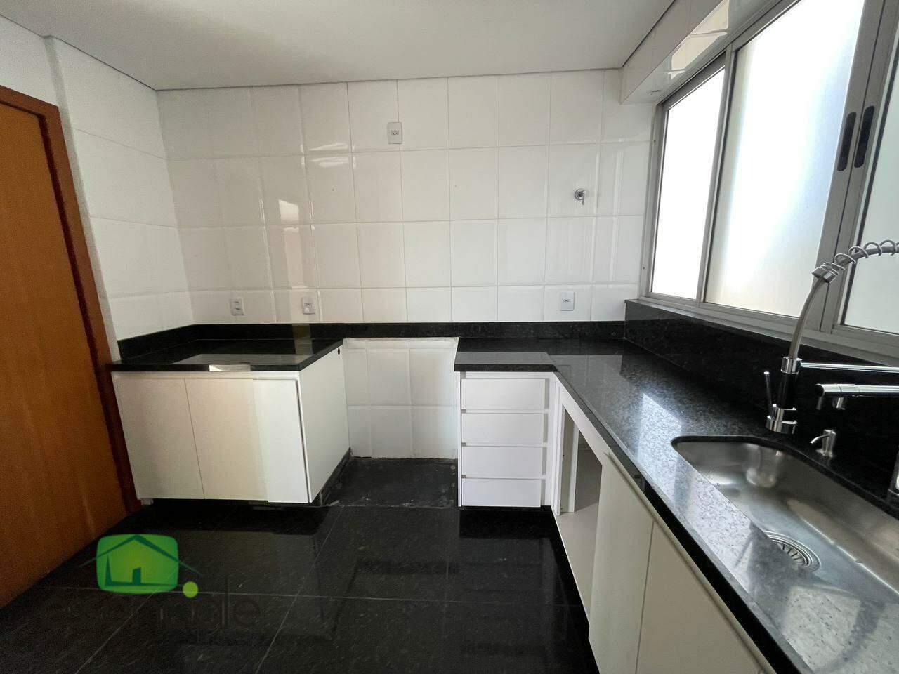 Apartamento à venda com 4 quartos, 139m² - Foto 11