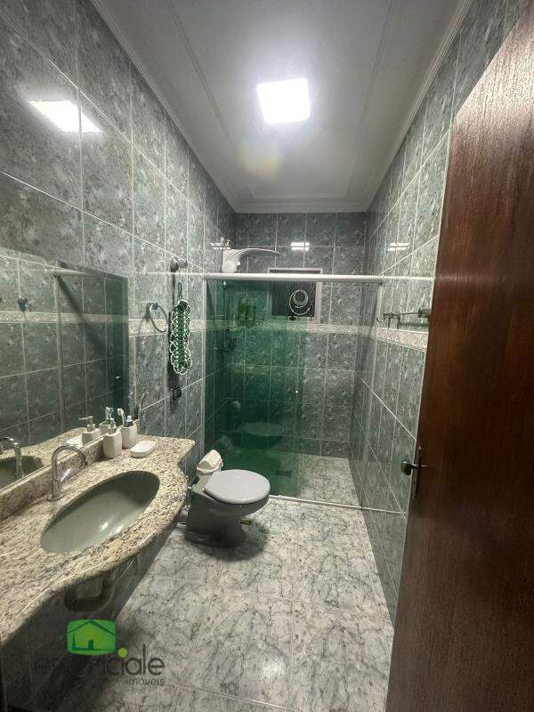 Casa à venda com 4 quartos, 300m² - Foto 9