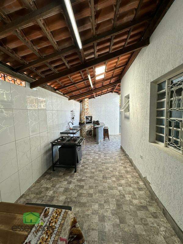 Casa à venda com 4 quartos, 300m² - Foto 5