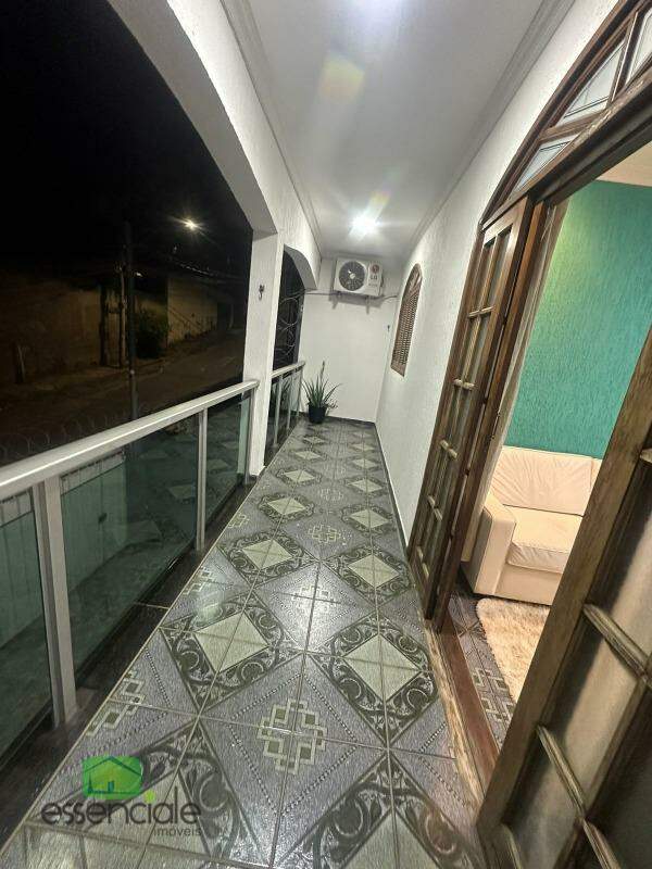 Casa à venda com 4 quartos, 300m² - Foto 18