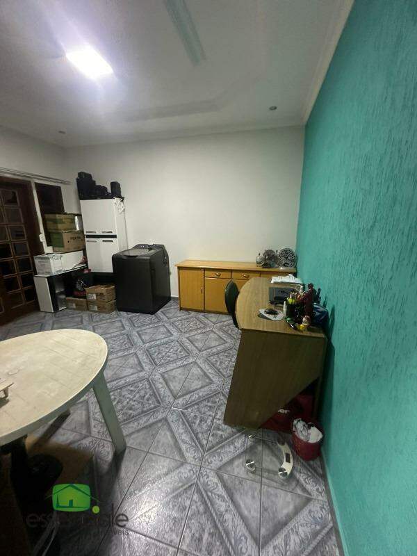 Casa à venda com 4 quartos, 300m² - Foto 14