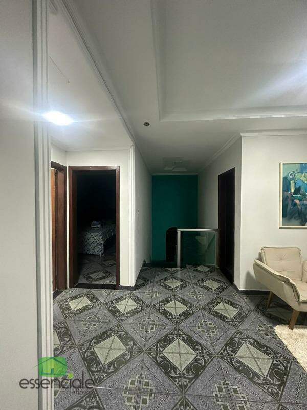 Casa à venda com 4 quartos, 300m² - Foto 17