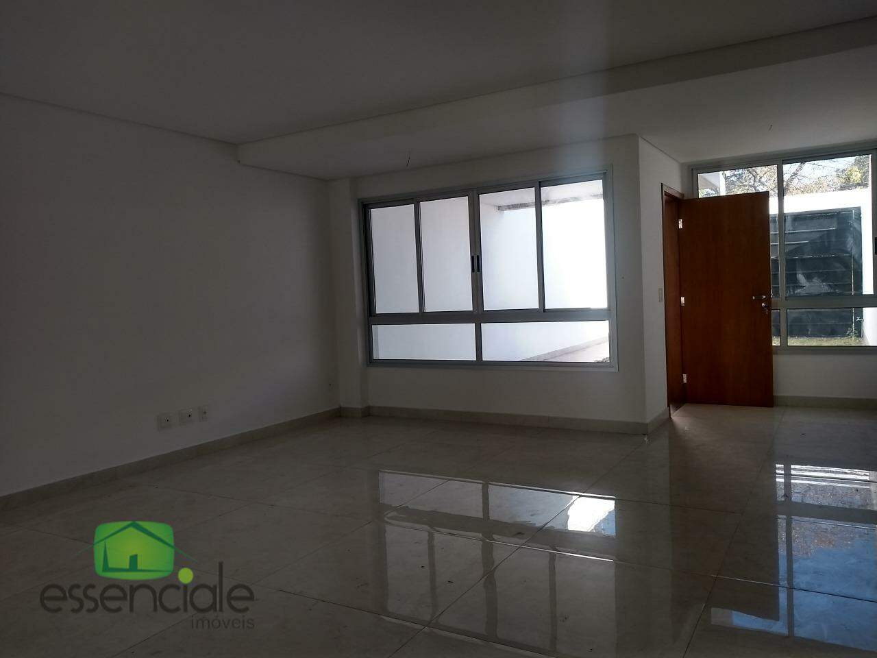 Casa à venda com 3 quartos, 154m² - Foto 1