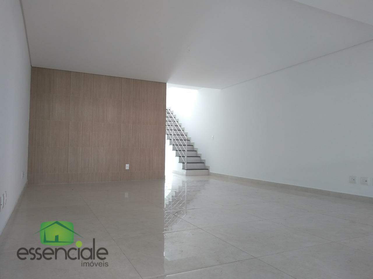 Casa à venda com 3 quartos, 154m² - Foto 2