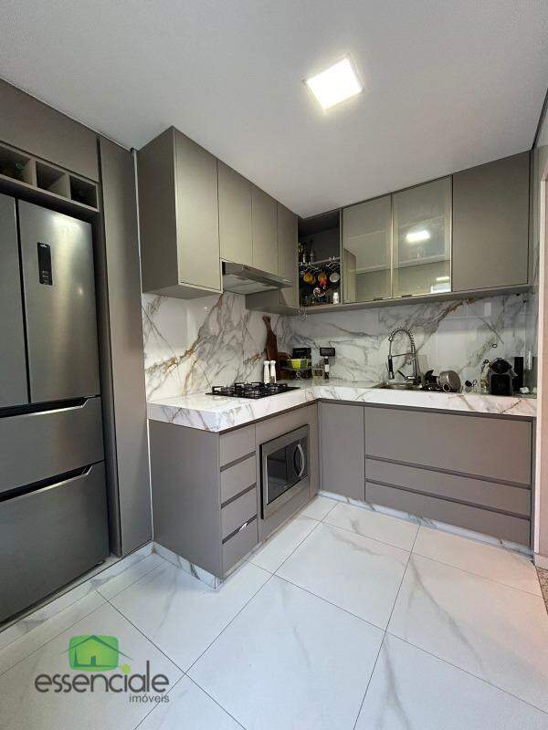 Apartamento à venda com 2 quartos, 65m² - Foto 4