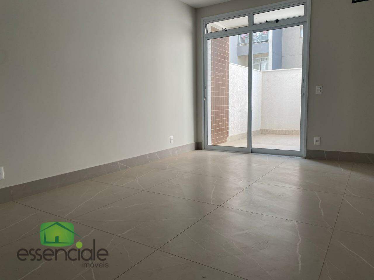 Apartamento à venda com 3 quartos, 166m² - Foto 3