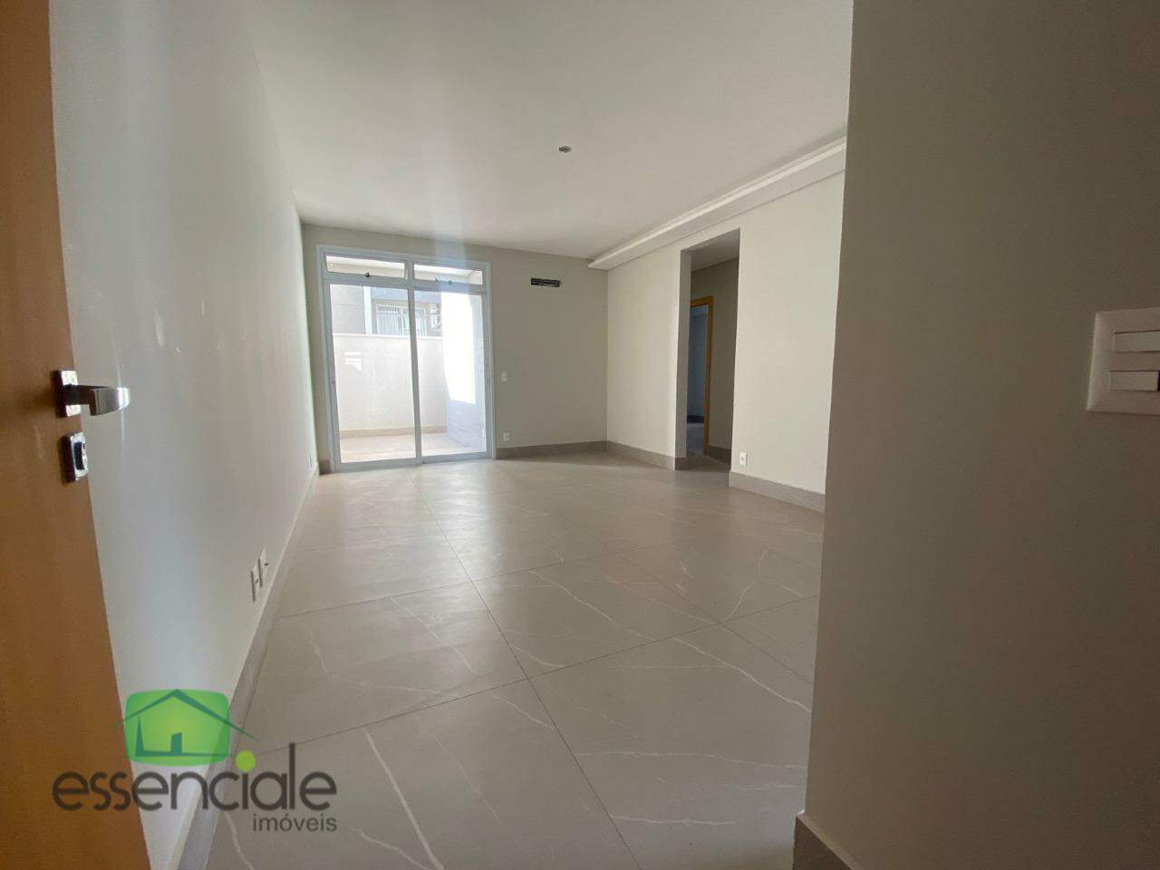 Apartamento à venda com 3 quartos, 166m² - Foto 2