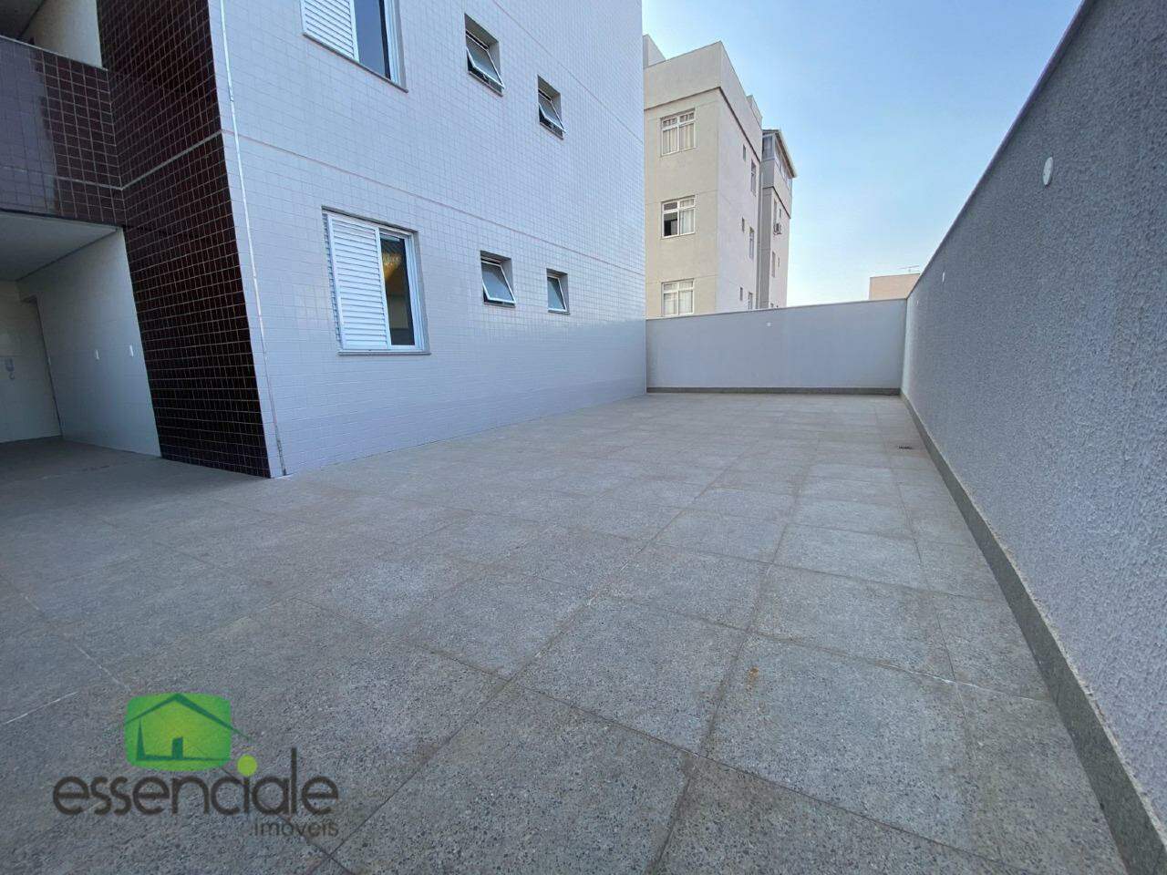Apartamento à venda com 3 quartos, 166m² - Foto 8