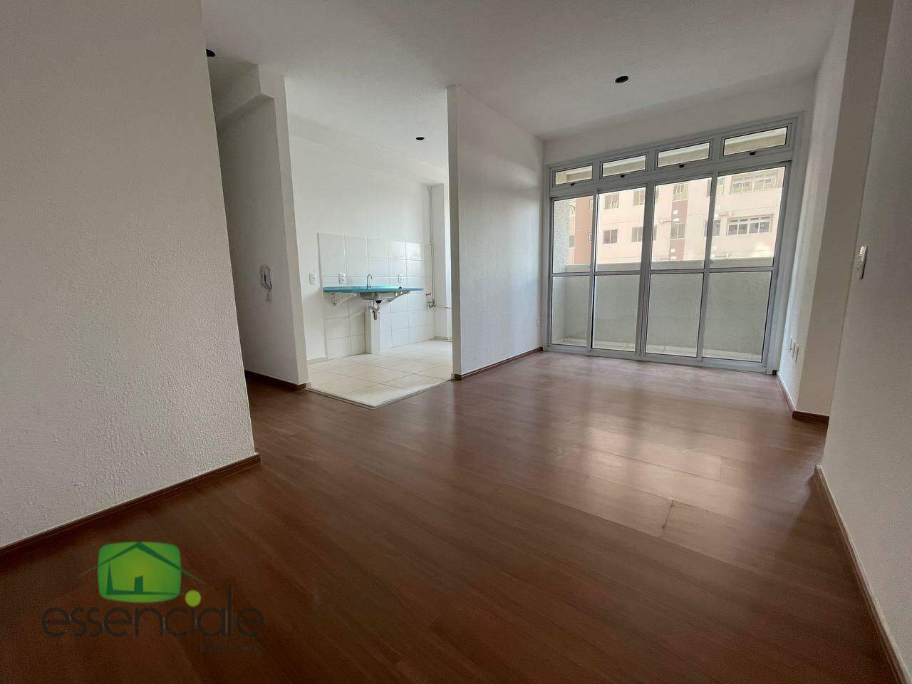 Apartamento à venda com 3 quartos, 70m² - Foto 2