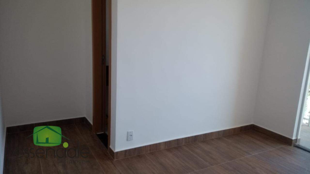 Casa à venda com 3 quartos, 106m² - Foto 7