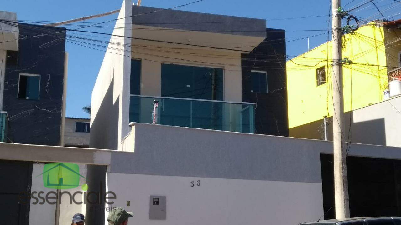 Casa à venda com 3 quartos, 106m² - Foto 1