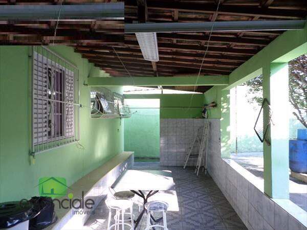 Casa à venda com 4 quartos, 360m² - Foto 2