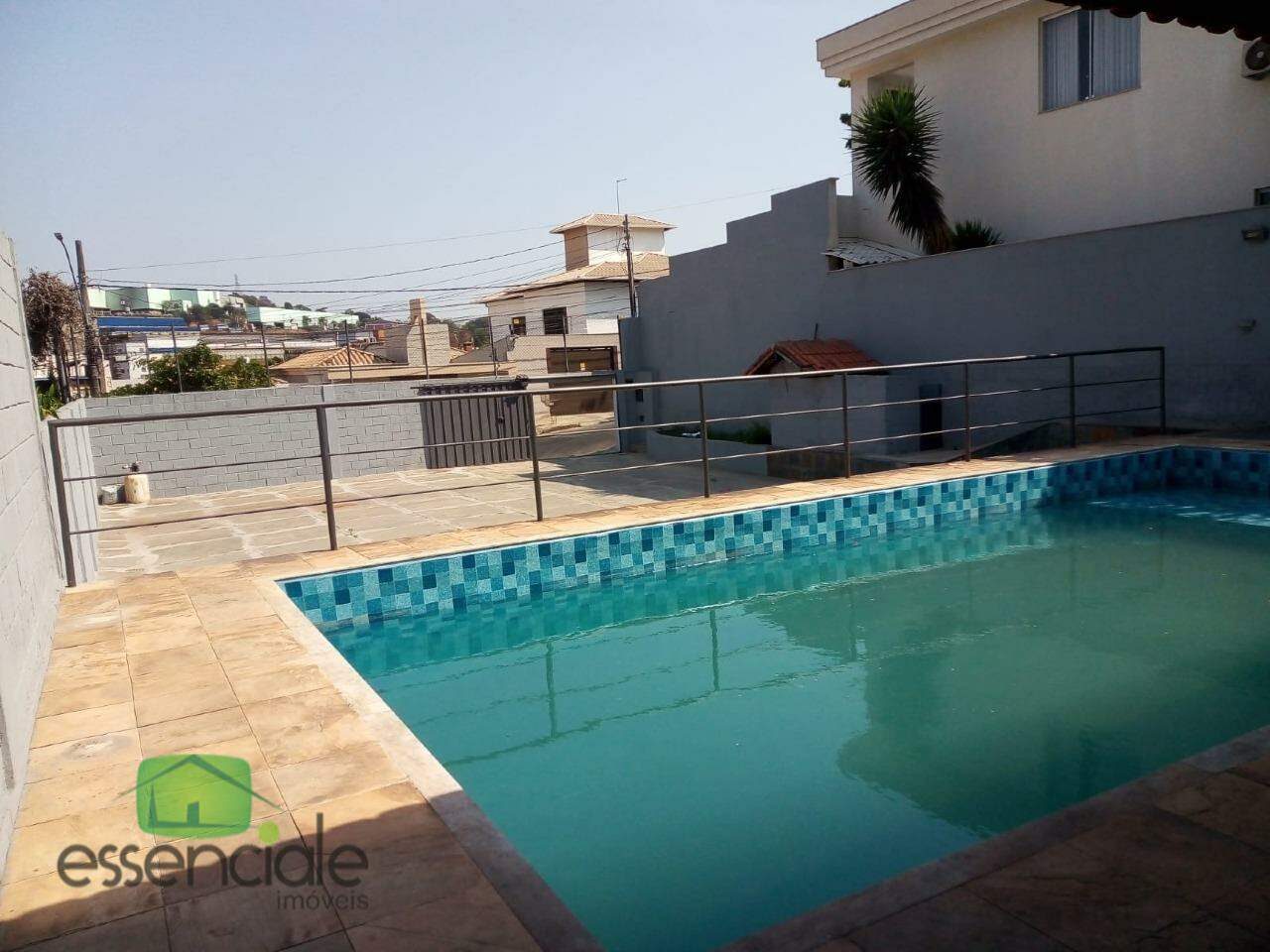 Casa para alugar com 2 quartos, 100m² - Foto 18