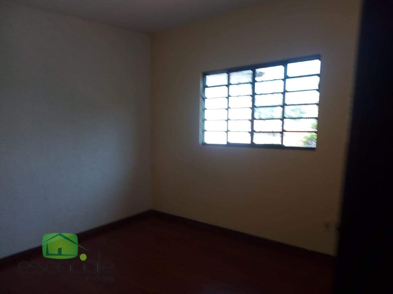 Casa para alugar com 2 quartos, 100m² - Foto 11