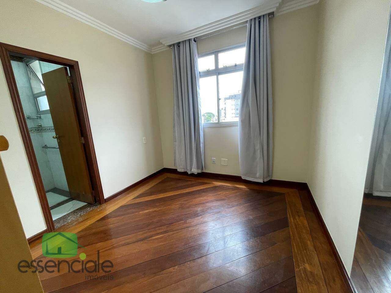 Cobertura à venda com 4 quartos, 240m² - Foto 12