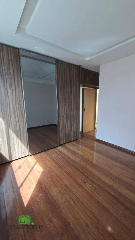 Apartamento à venda com 3 quartos, 115m² - Foto 13