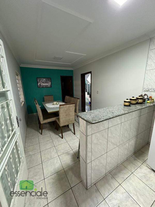 Casa para alugar com 4 quartos, 300m² - Foto 12