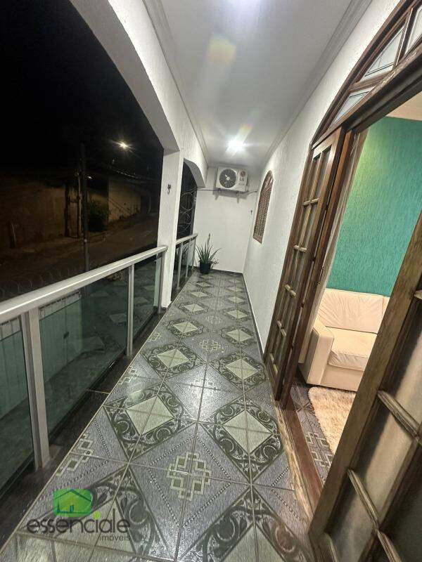 Casa para alugar com 4 quartos, 300m² - Foto 18