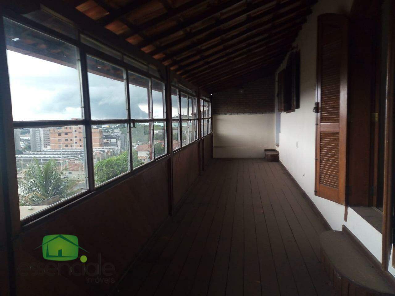 Casa para alugar com 3 quartos, 392m² - Foto 4