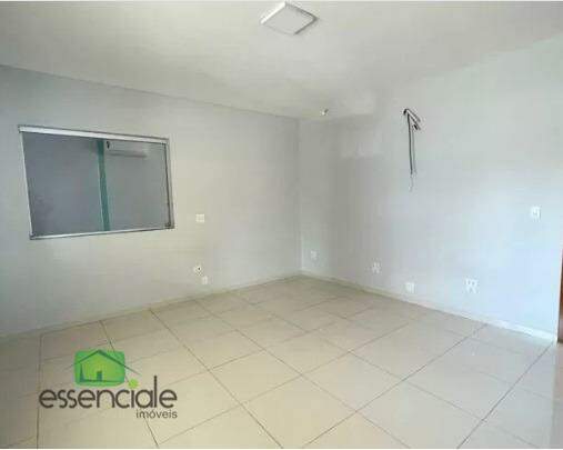 Casa para alugar com 6 quartos, 360m² - Foto 2